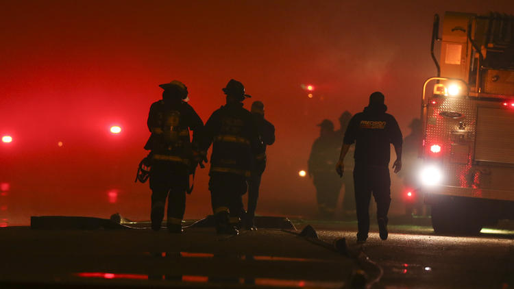 2 CHICAGO FIREFIGHTERS INJURED AT SOUTH SIDE 2-11 ALARM FIRE ...